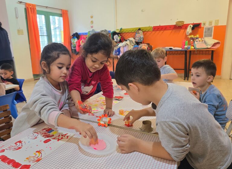 Arte, creatividad y aprendizaje en la Guardería Municipal de Sastre y Ortiz
