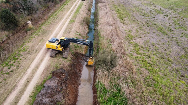 Sastre y Ortiz avanza con obras de prevención hídrica y mantenimiento de desagües